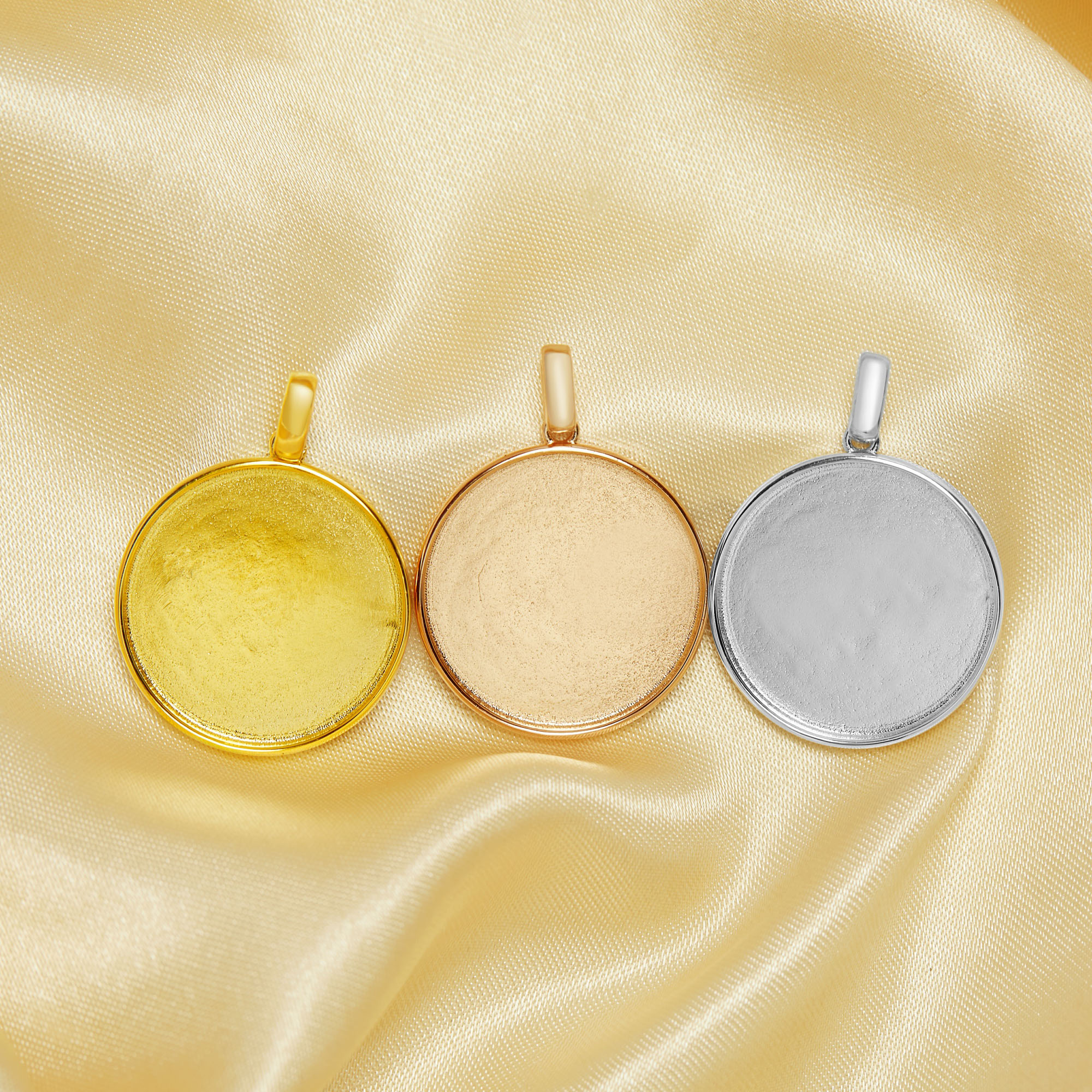 Keepsake Mother Milk Resin Rou - Bezels Set Pendant recensione e prezzo