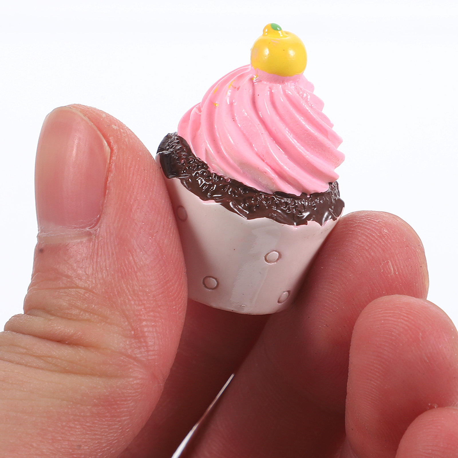 8Pcs Resin Mini Cupcake Keycha - Resin Crafts recensione e prezzo