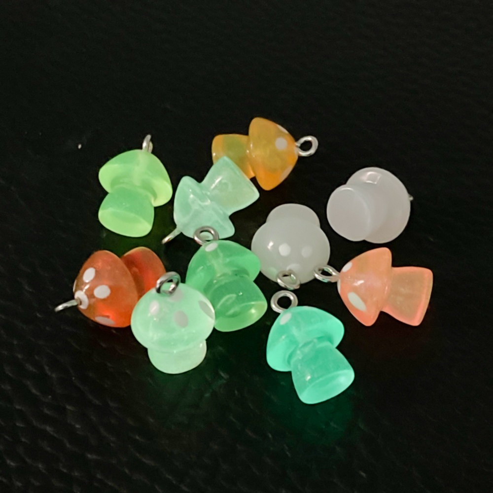 16pcs Luminous Mushroom Charms - Resin Craft Projects recensione e prezzo